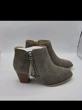 VIONIC Women's 7.5 Ankle Boots Zipper Suede Leather Snake Print Leather GREIGE